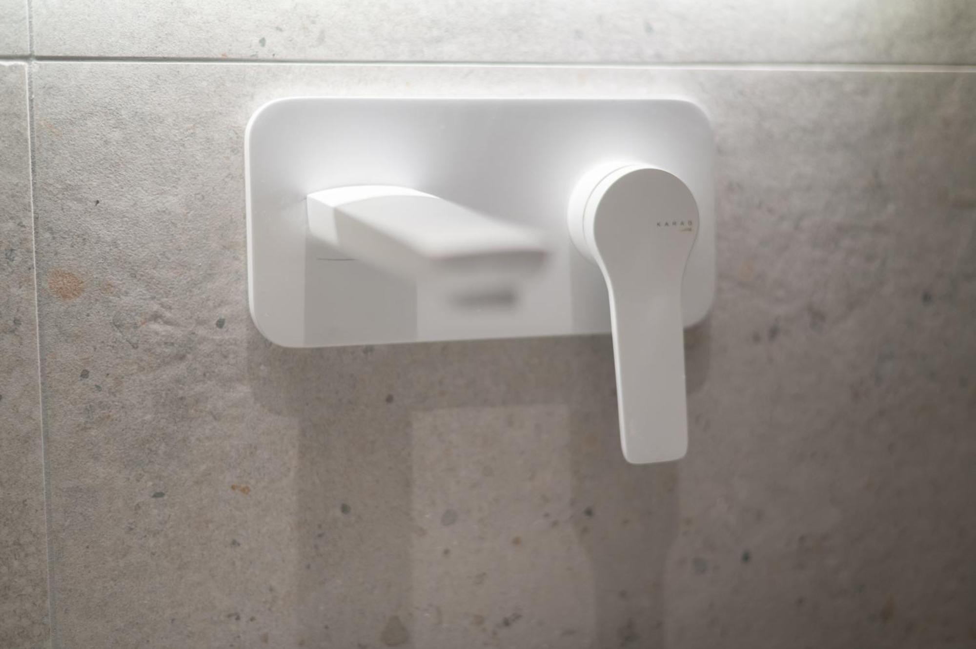Apartment Honey Oak & Cream Patio By Nest