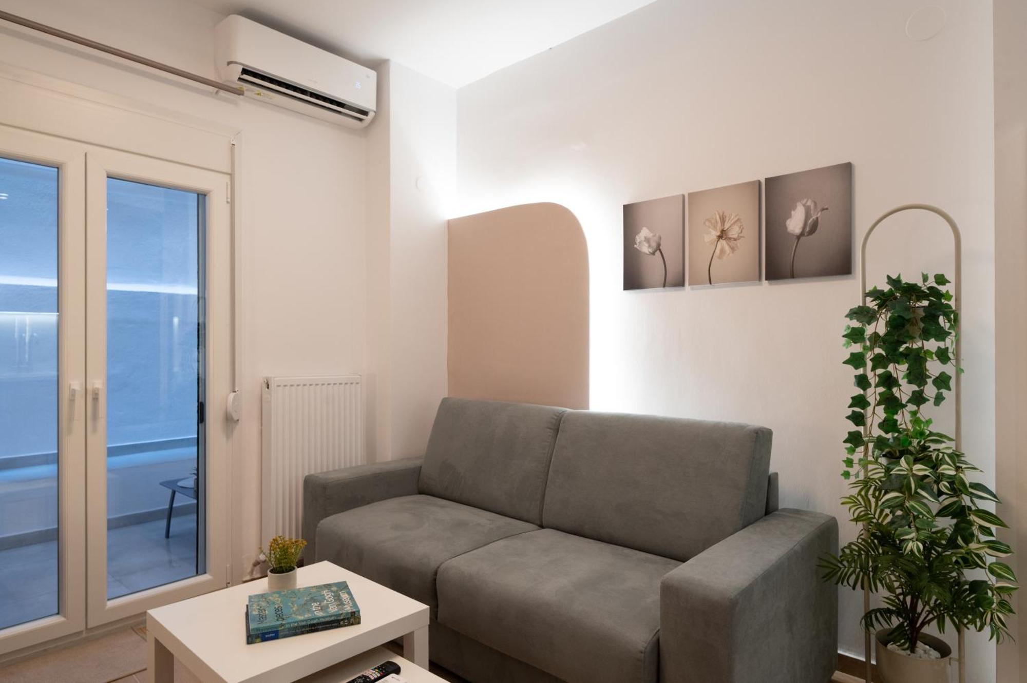 Apartment Honey Oak & Cream Patio By Nest *