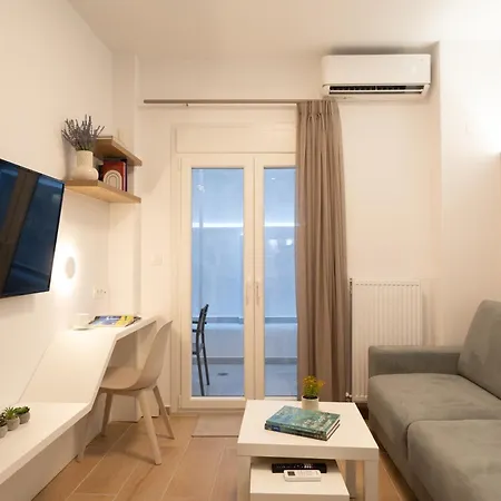 Honey Oak & Cream Patio By Nest Apartment Thessaloniki Exterior photo