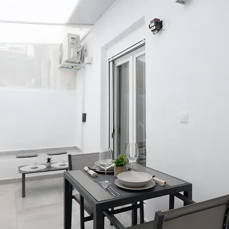 Honey Oak & Cream Patio By Nest Apartment Thessaloniki Exterior photo