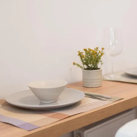 Honey Oak & Cream Patio By Nest Apartment Thessaloniki Room photo