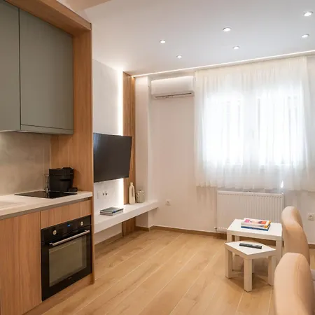 Honey Oak & Cream Patio By Nest Apartment Thessaloniki Exterior photo